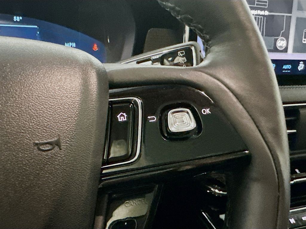 Used 2023 Gray Lincoln Grand Touring image 27