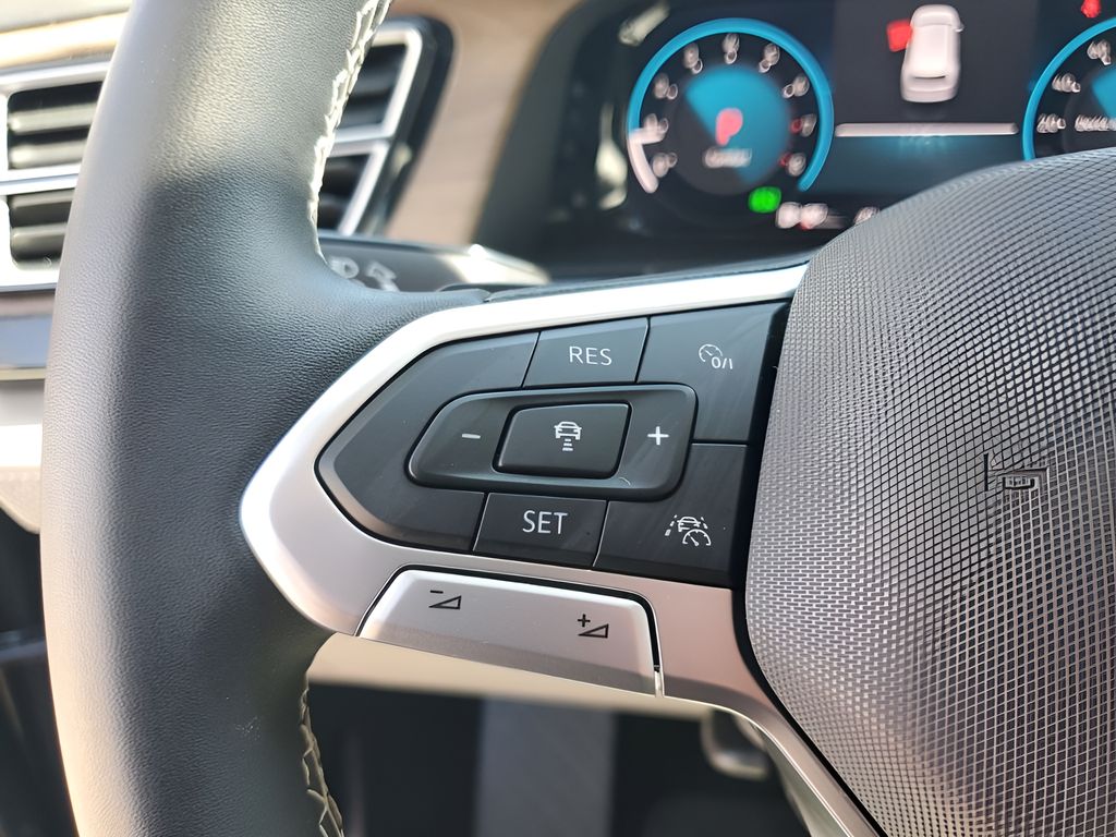 Used Car 2024 Volkswagen Atlas  2.0t Se W/technology For Sale Under $35,000 In Austin, Texas