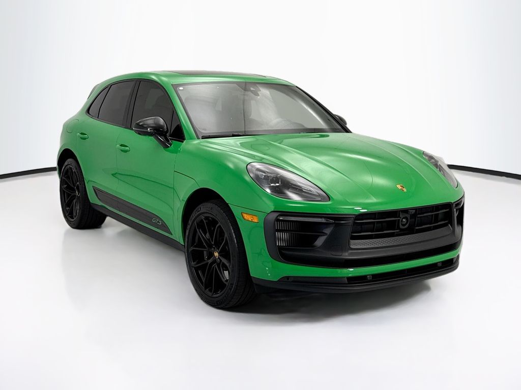 Thumbnail: 2024 Porsche Macan - 3