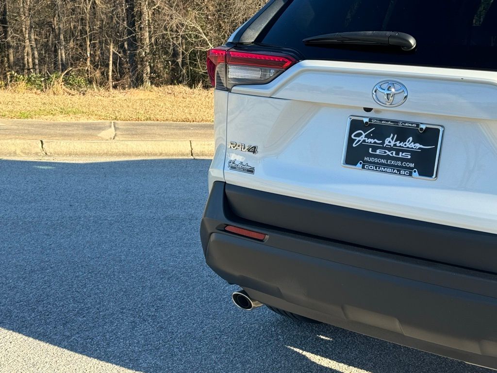 2021 Toyota RAV4 XLE Premium 13