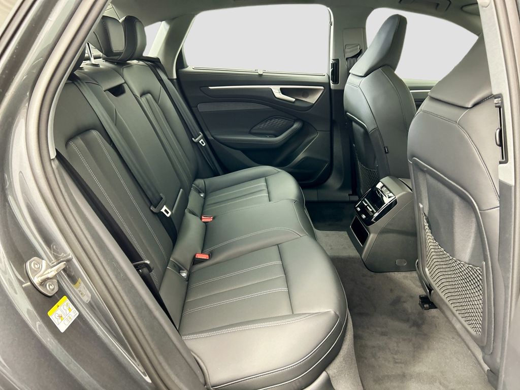 Thumbnail: 2026 Audi A6 - 22