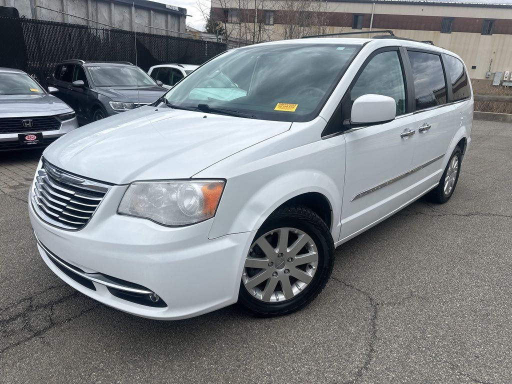 2015 Chrysler Town & Country Touring FWD