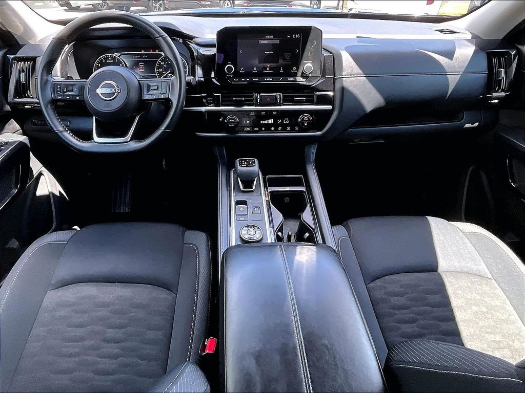 2025 Nissan Pathfinder — photo 22