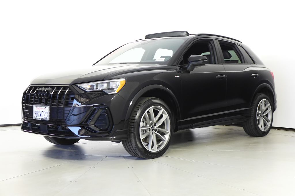 Thumbnail: 2022 Audi Q3 - 2