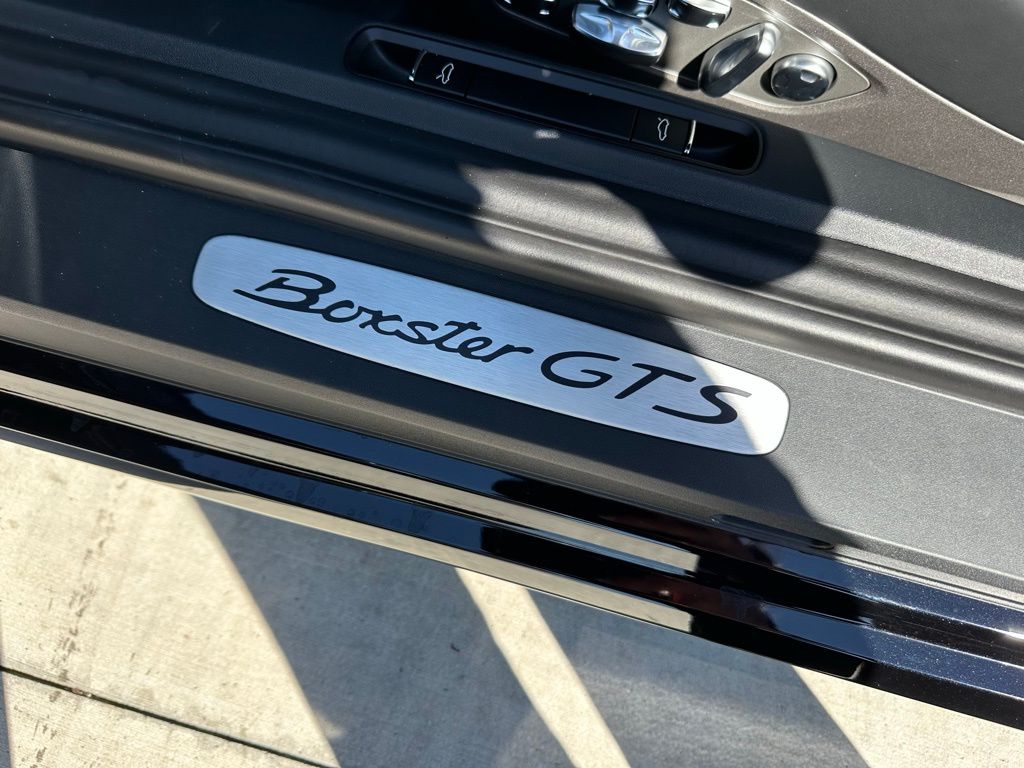 Thumbnail: 2025 Porsche 718 Boxster - 21