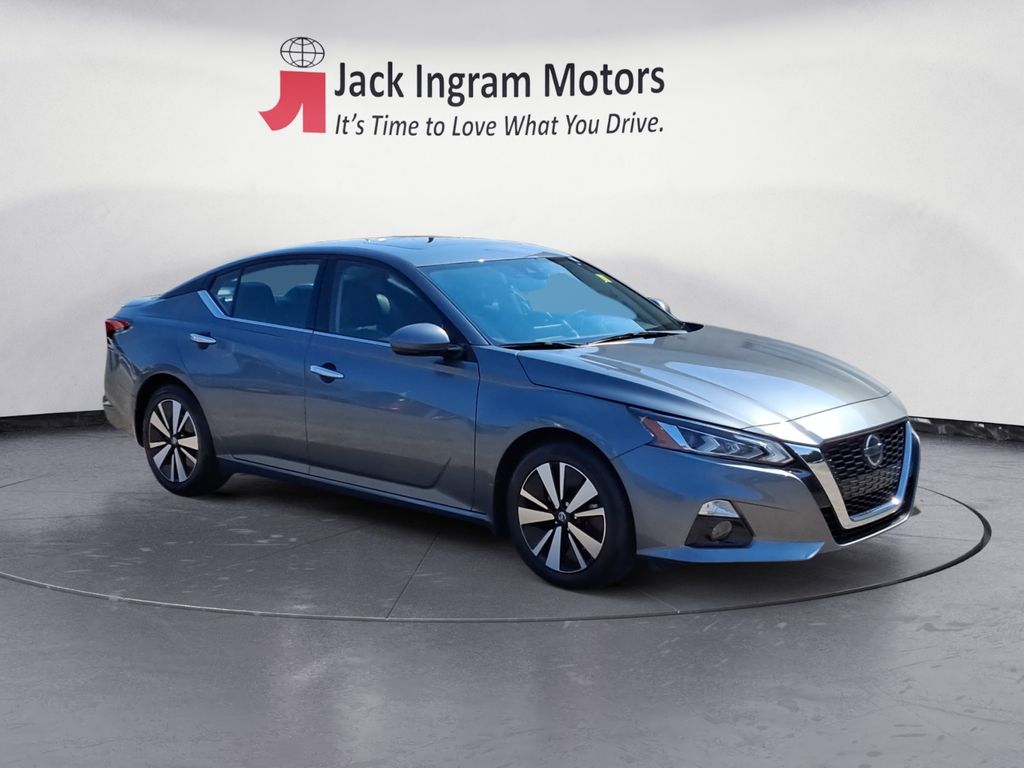 used 2022 Nissan Altima car