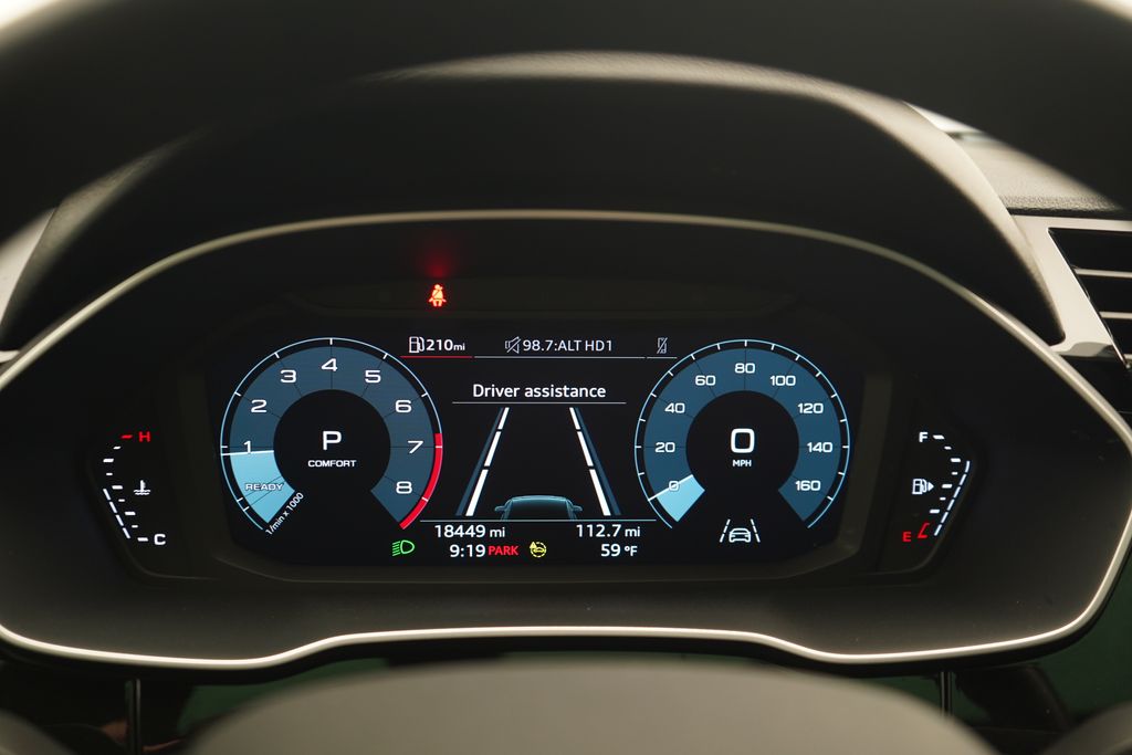 Thumbnail: 2023 Audi Q3 - 10