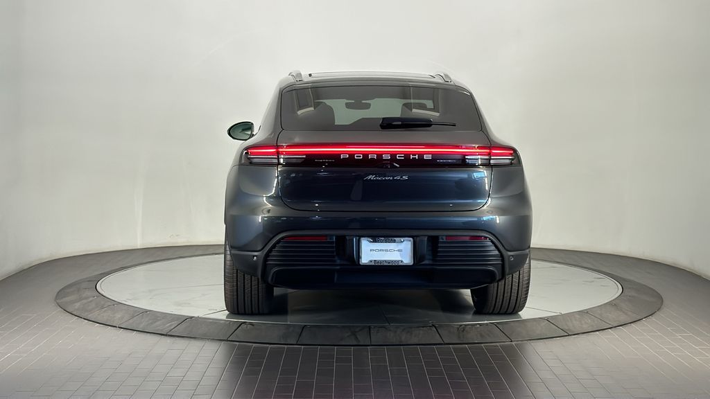 Thumbnail: 2025 Porsche Macan - 6
