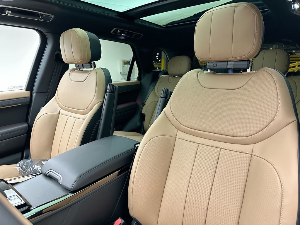 Thumbnail: 2026 Land Rover Range Rover Sport - 18