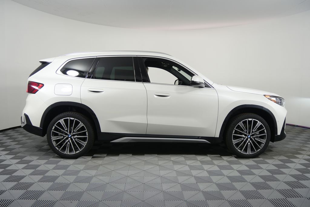 Thumbnail: 2025 BMW X1 - 2