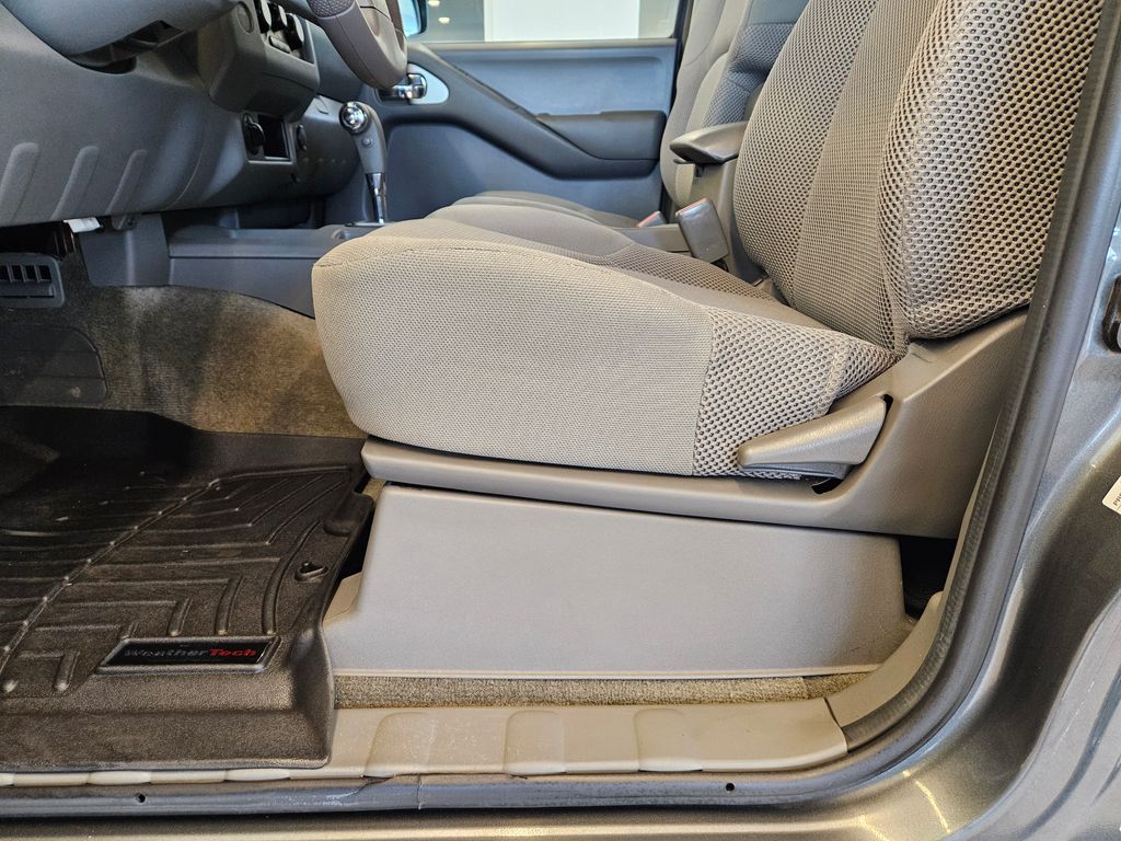 2005 Nissan Frontier SE