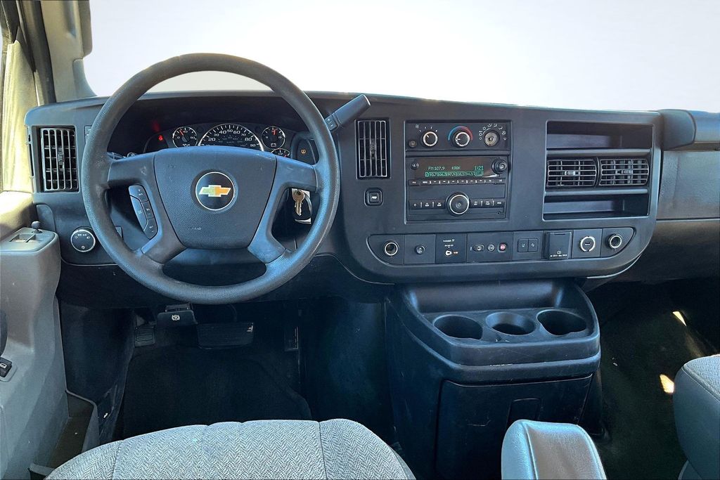 2019 Chevrolet Express 3500 LT - 4