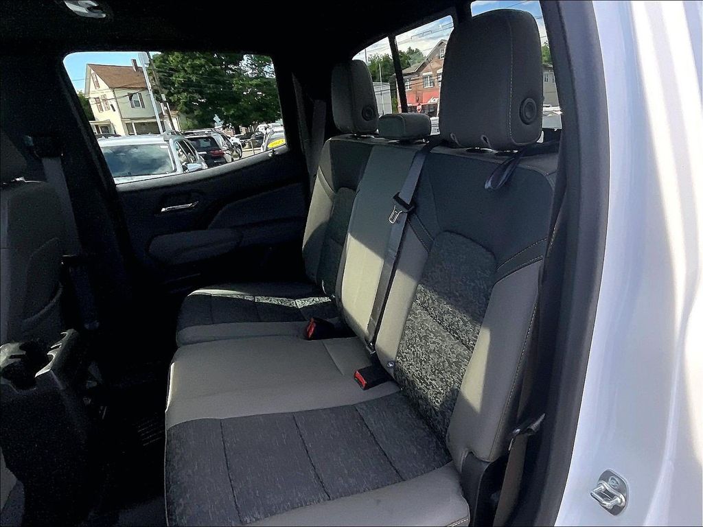 2024 Chevrolet Colorado — photo 15