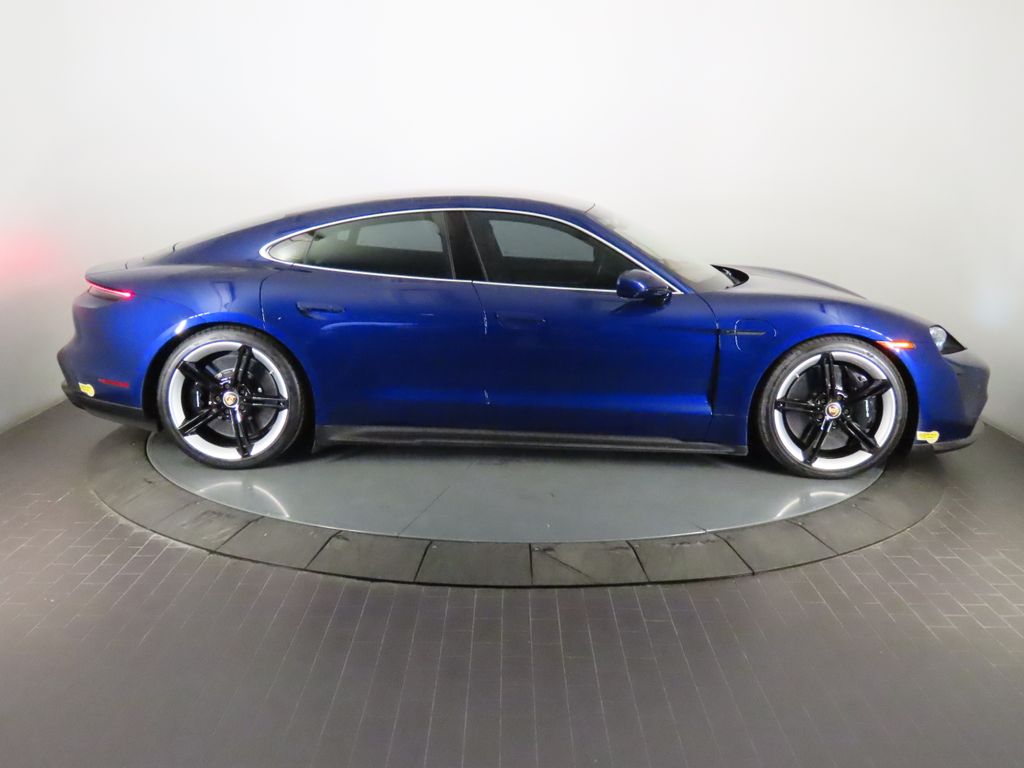 Thumbnail: 2021 Porsche Taycan - 8