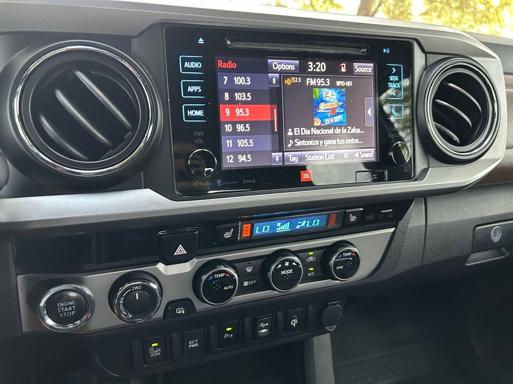 2016 Toyota Tacoma Limited 20
