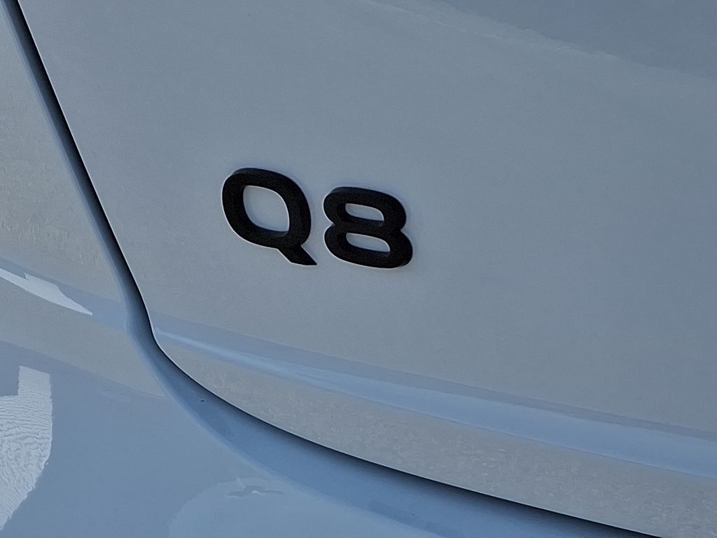 Thumbnail: 2026 Audi Q8 - 11