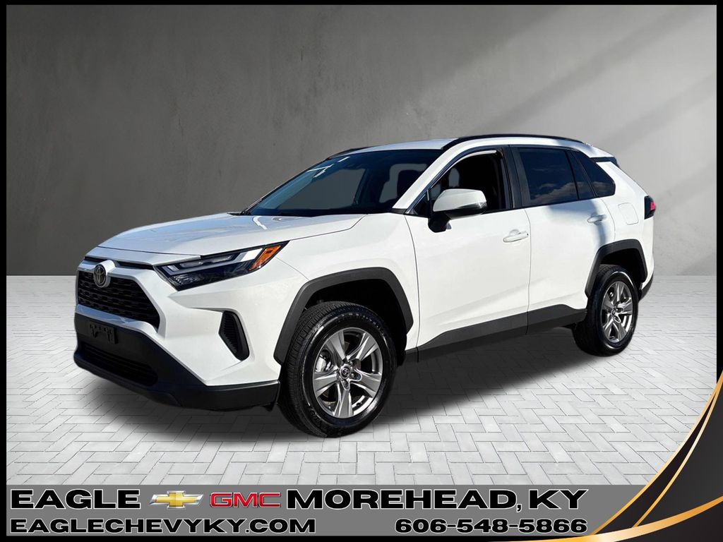 2025 Toyota RAV4 XLE AWD