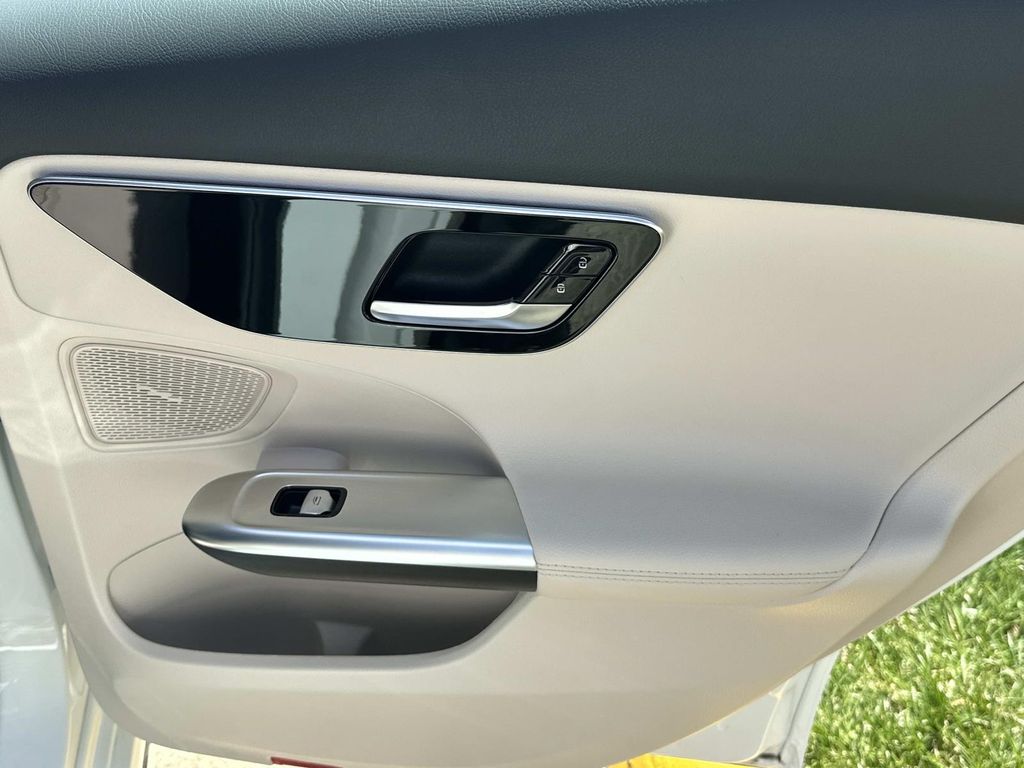 Thumbnail: 2025 Mercedes-Benz C-Class - 23