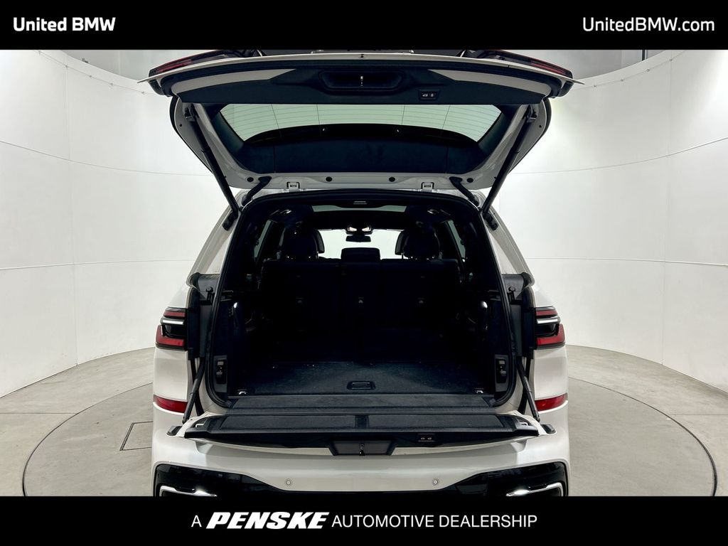 2023 BMW X7 xDrive40i 23
