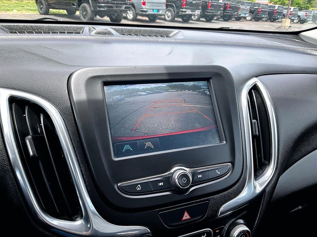 2018 Chevrolet Equinox — photo 18