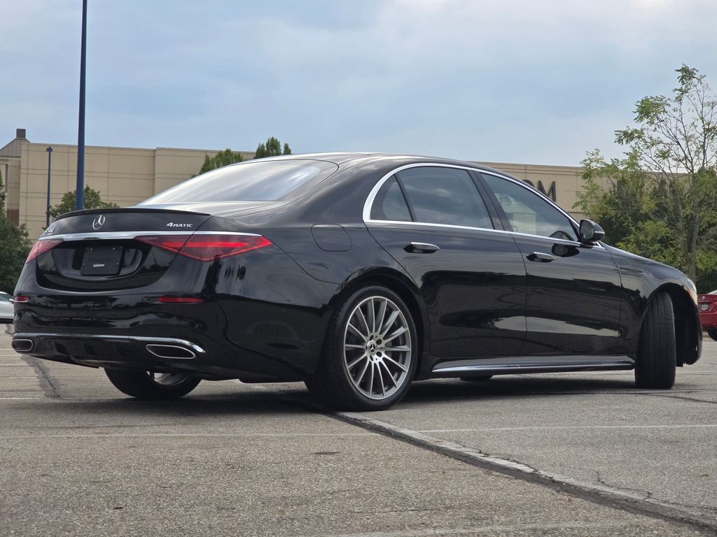 Certified Used 2022 Black Mercedes-Benz S 580 image 18