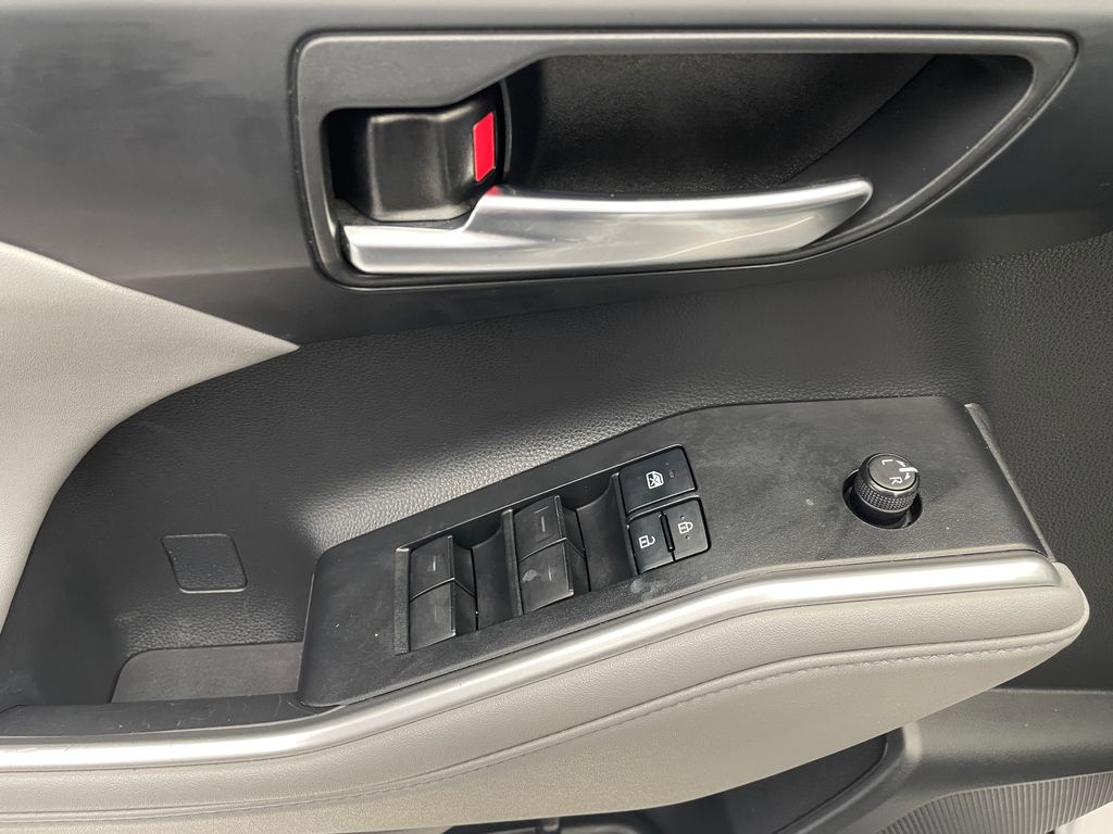 Thumbnail: 2022 Toyota Highlander - 10