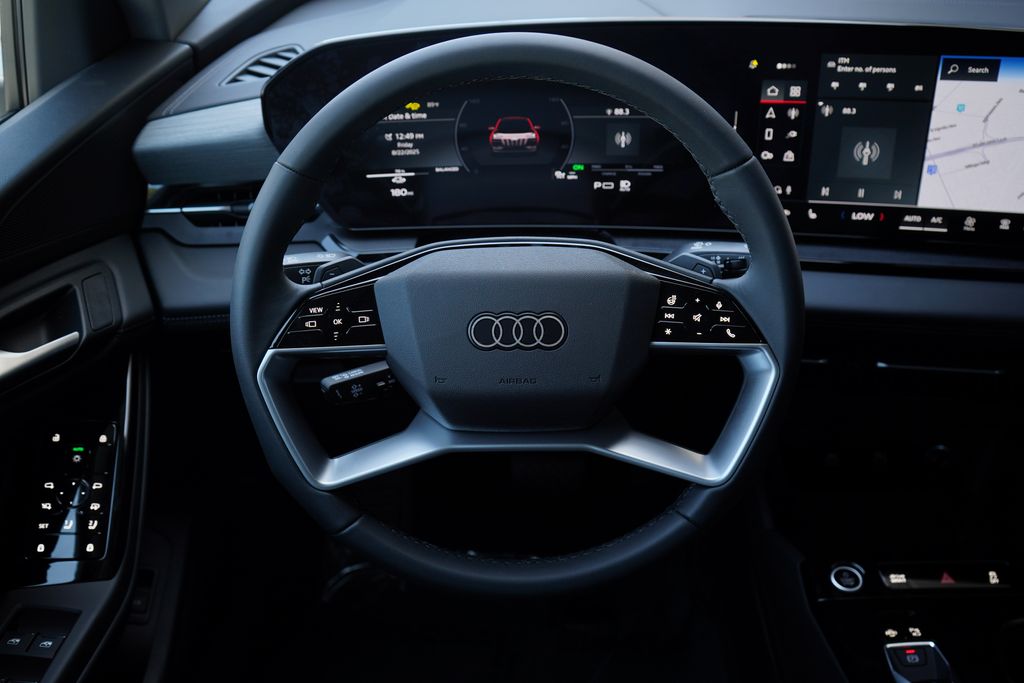Thumbnail: 2025 Audi Q6 e-tron - 9