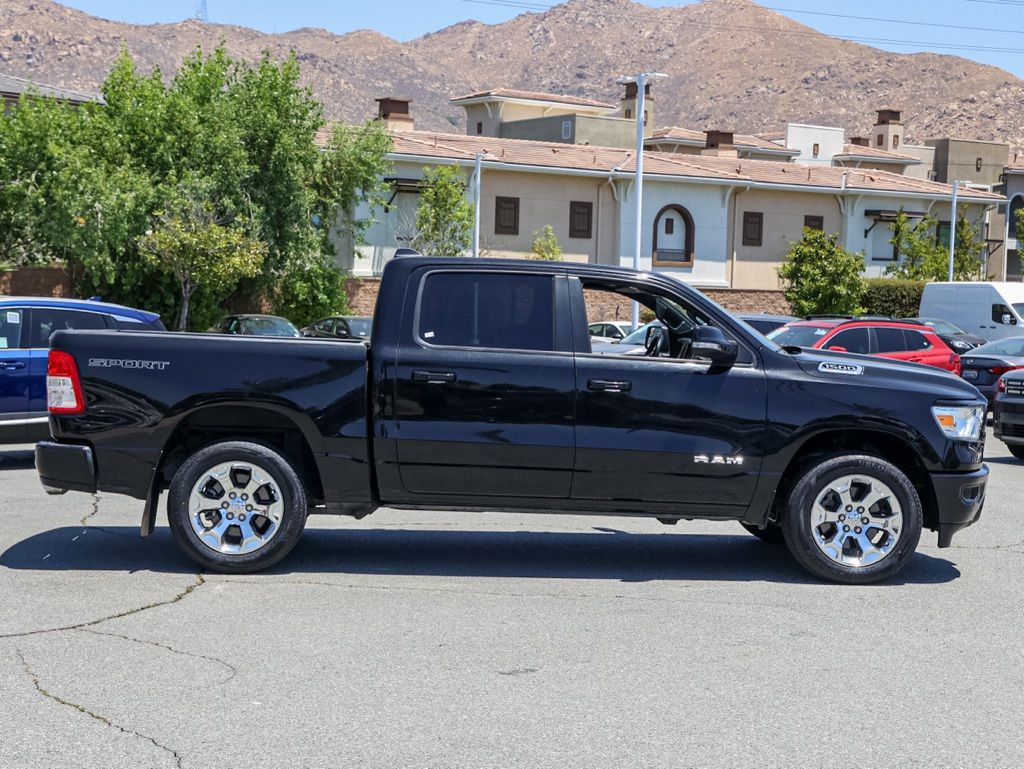 View vehicle photo 4