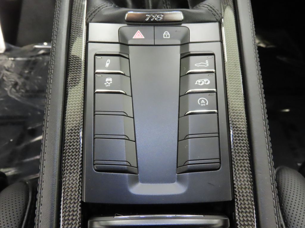 Thumbnail: 2025 Porsche 718 Cayman - 31