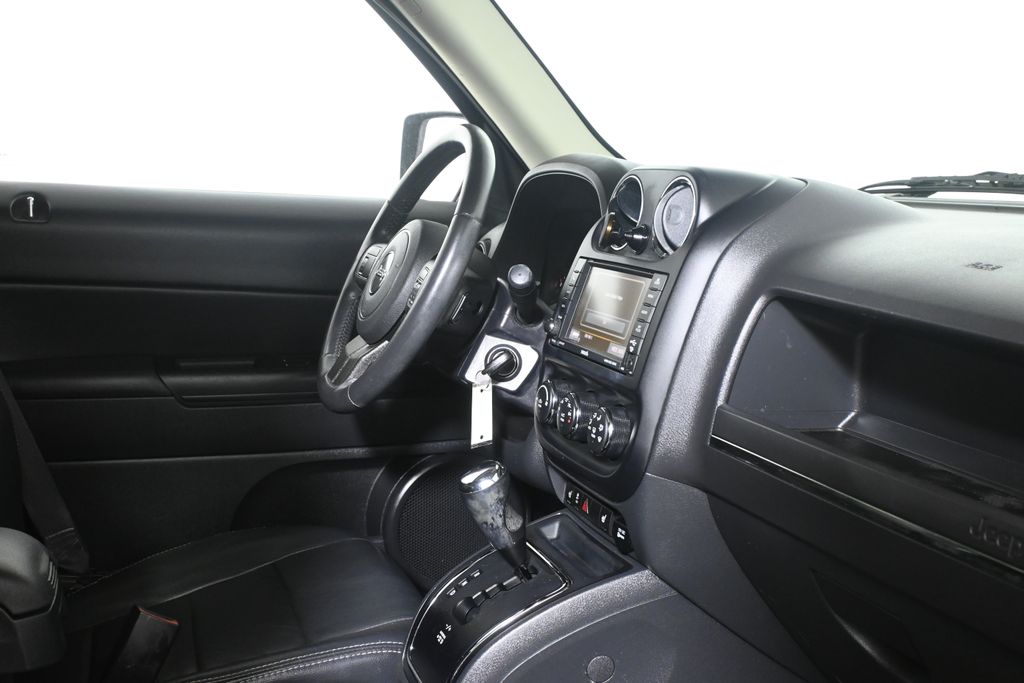 Thumbnail: 2016 Jeep Patriot - 8