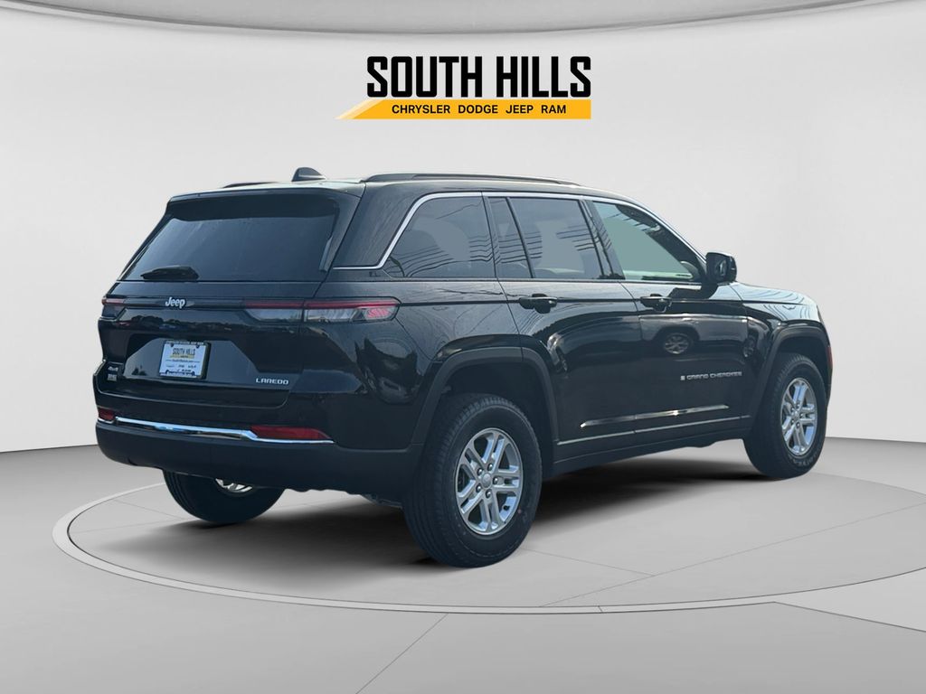 2025 Jeep Grand Cherokee Laredo Black at Spitzer Acura