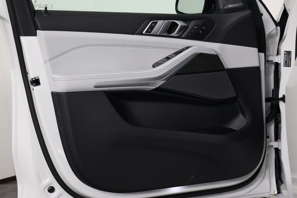 Thumbnail: 2026 BMW X5 - 7