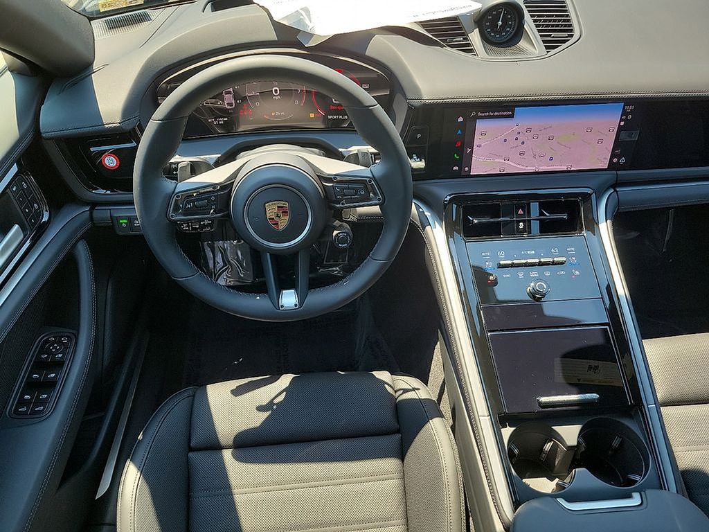 Thumbnail: 2024 Porsche Panamera - 11