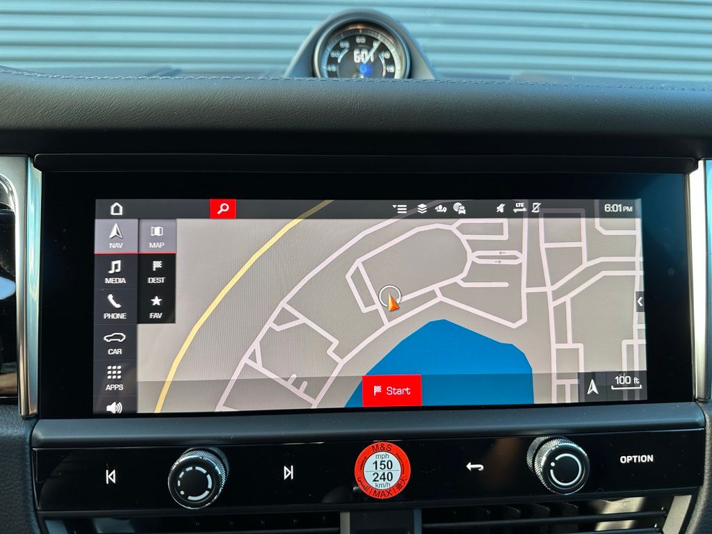 Thumbnail: 2026 Porsche Macan - 30