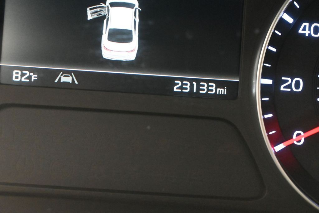 Used 2024 Snow White Pearl Kia GT-Line image 32
