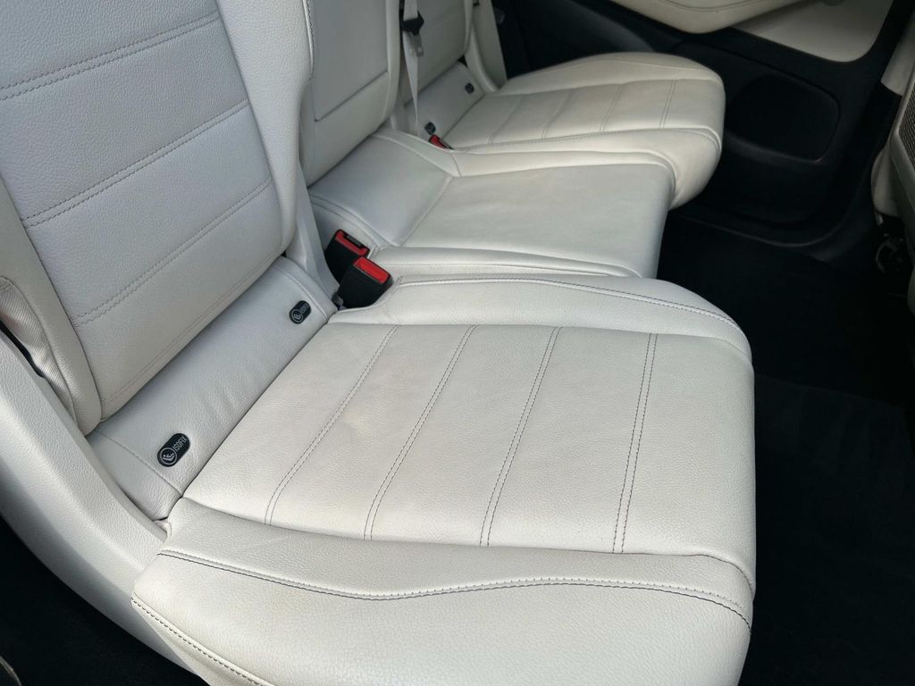 Thumbnail: 2022 Mercedes-Benz GLS - 26