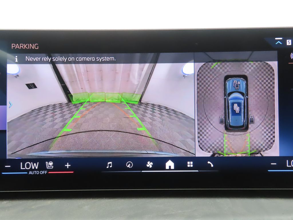 Thumbnail: 2026 BMW X5 - 15