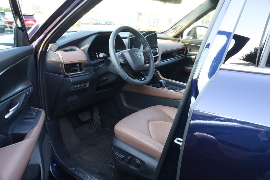 Thumbnail: 2025 Toyota Grand Highlander - 7