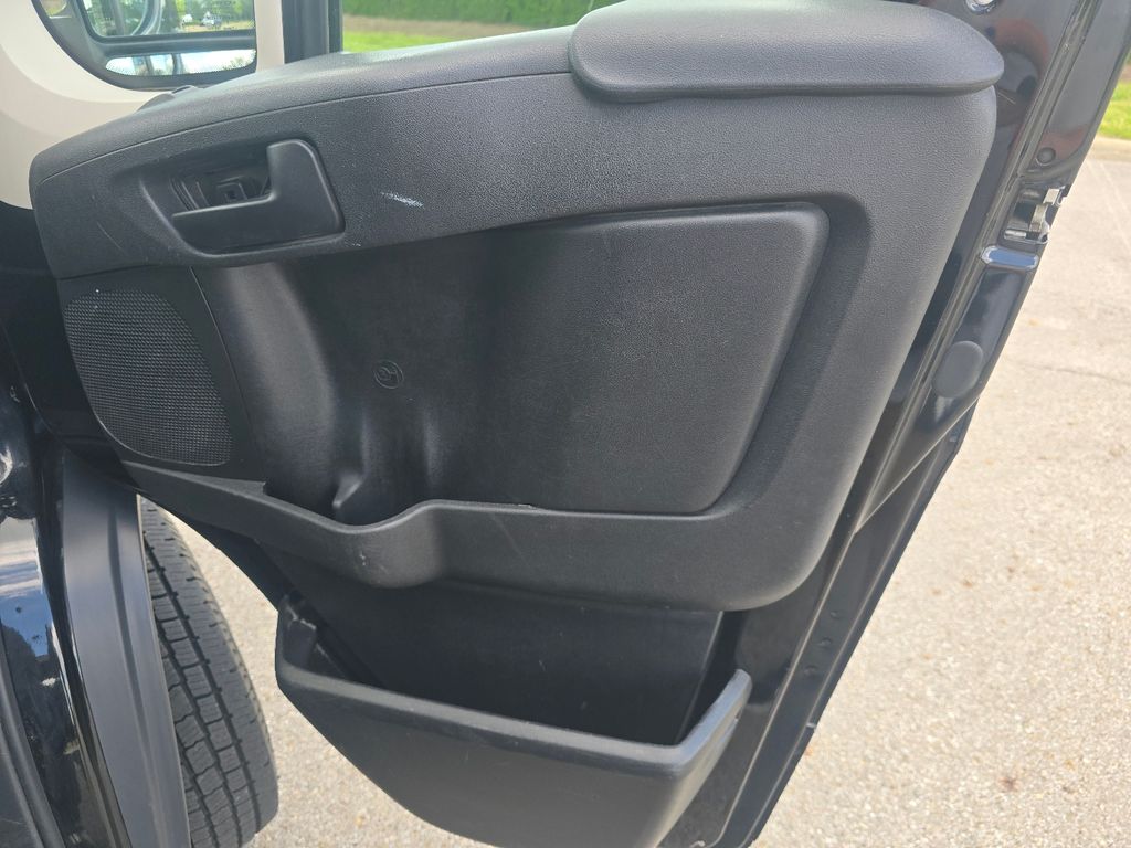 Used 2018 Black Ram High Roof image 14