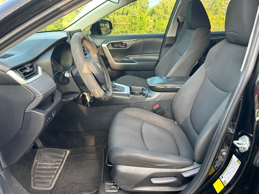 Thumbnail: 2019 Toyota RAV4 - 12