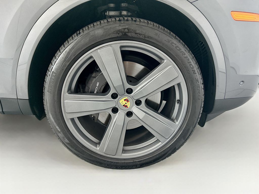 Thumbnail: 2024 Porsche Cayenne - 31