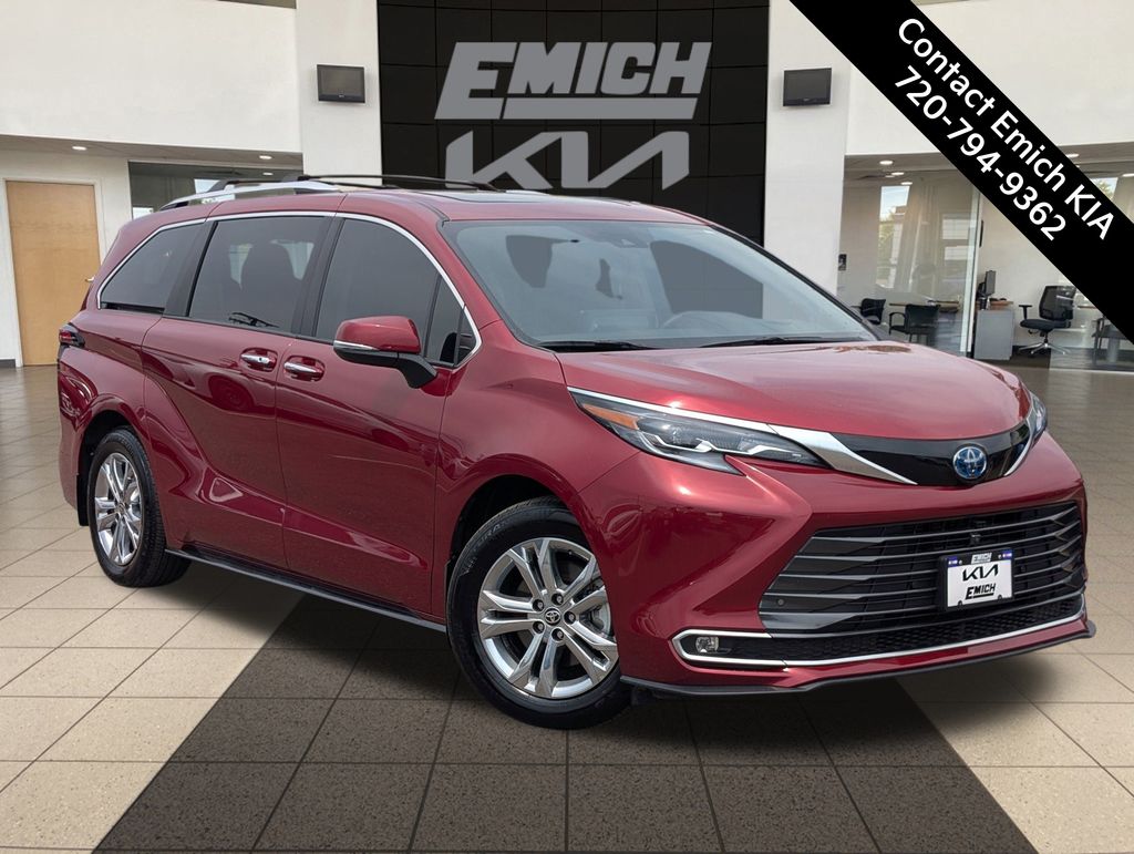2024 Toyota Sienna Platinum