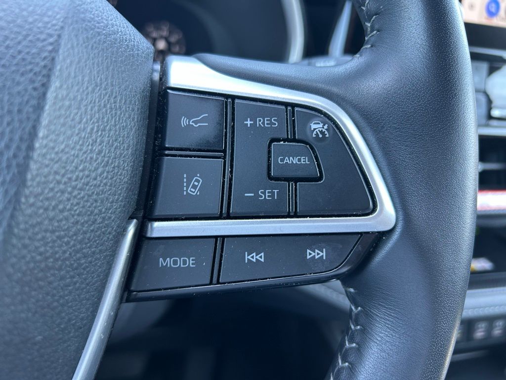 Thumbnail: 2025 Toyota Highlander - 19