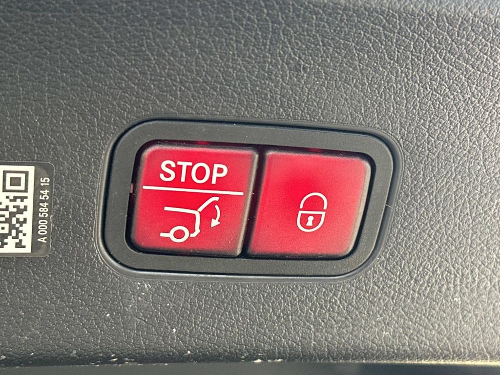 Thumbnail: 2024 Mercedes-Benz GLC - 25