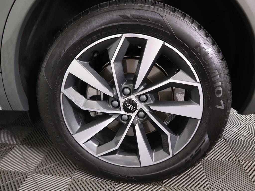 Thumbnail: 2025 Audi Q5 - 32