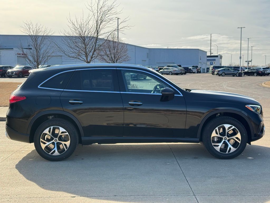 2025 Mercedes-Benz GLC GLC 350e photo
