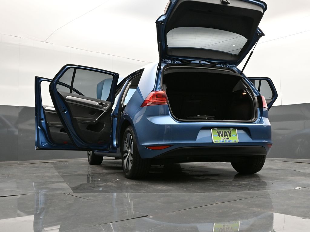 2016 Volkswagen e-Golf SE