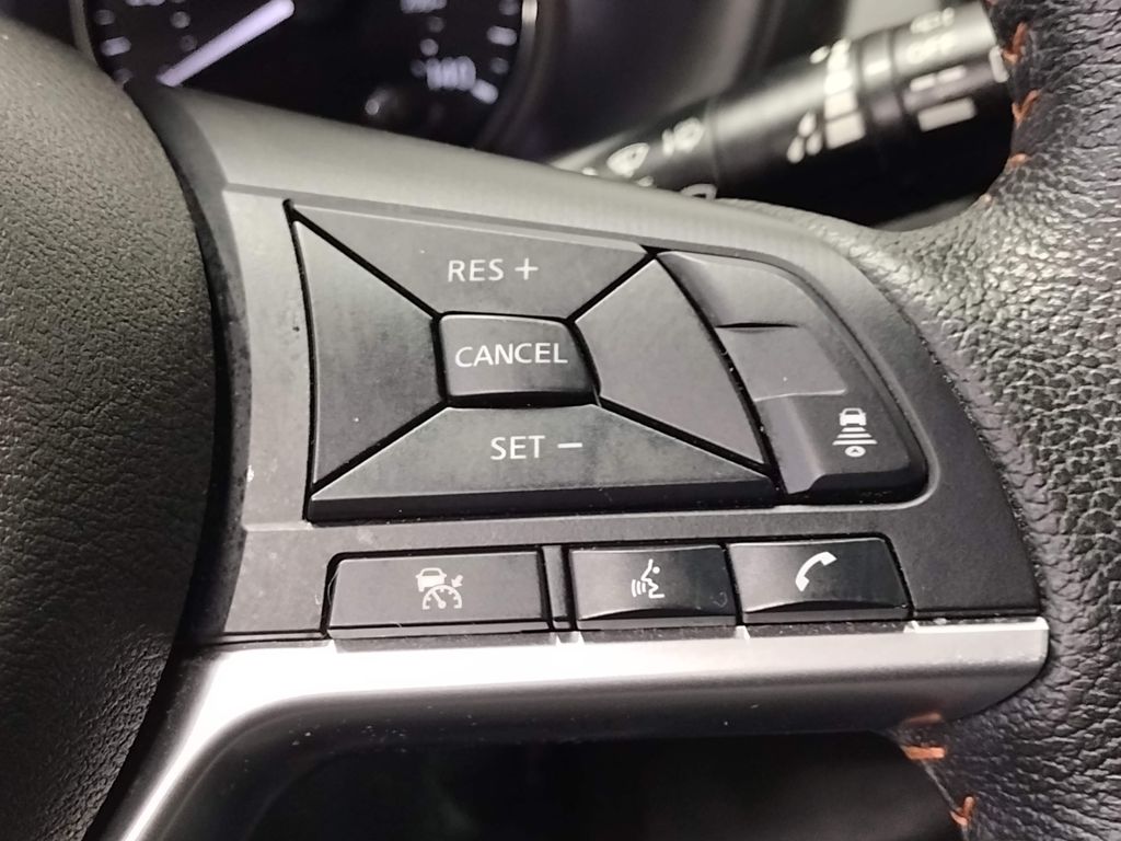 2021 Nissan Kicks SR