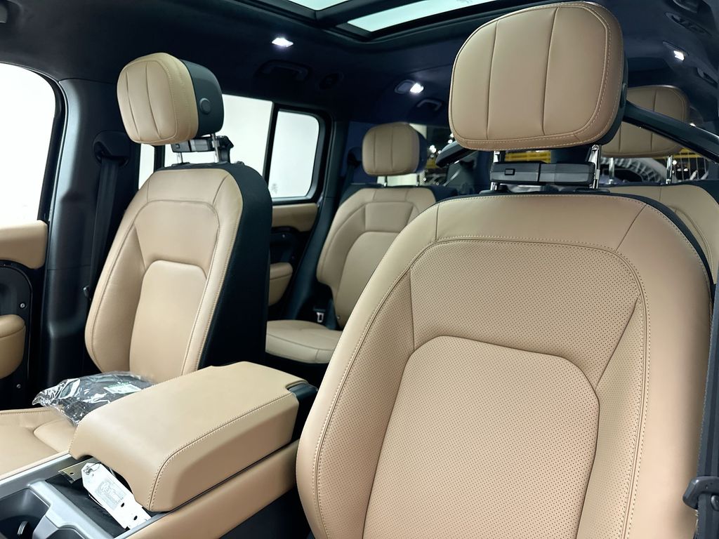 Thumbnail: 2026 Land Rover Defender - 10