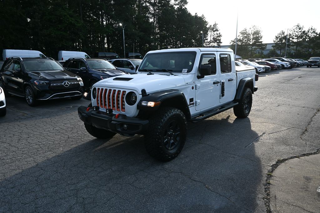 Bright White Clearcoat 2022 Jeep Gladiator Pickup Truck Four-Wheel Drive 8-Speed Automatic